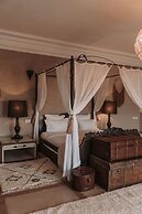 Villa Singulière By Louhou Collection