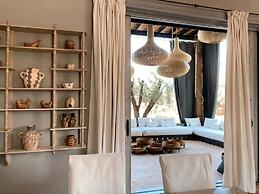 Villa Singulière By Louhou Collection