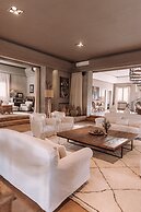 Villa Singulière By Louhou Collection