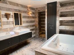 Villa Singulière By Louhou Collection