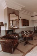 Villa Singulière By Louhou Collection