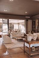 Villa Singulière By Louhou Collection