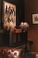 Villa Singulière By Louhou Collection