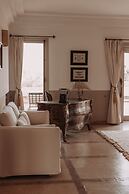 Villa Singulière By Louhou Collection