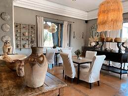 Villa Singulière By Louhou Collection