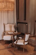 Villa Singulière By Louhou Collection