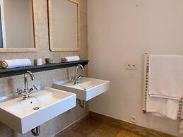 Villa Singulière By Louhou Collection