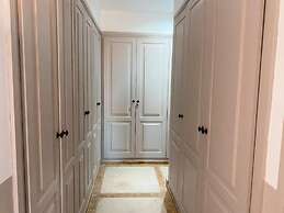 Villa Singulière By Louhou Collection