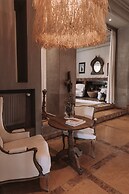 Villa Singulière By Louhou Collection