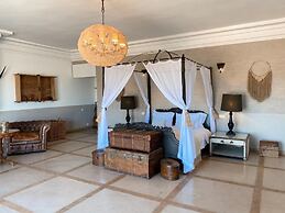 Villa Singulière By Louhou Collection