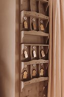 Villa Singulière By Louhou Collection