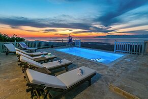 Villa Orizontas Corfu, Private Villa With Breathtaking Views