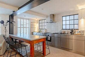 Sleek & Stylish 2BD Flat - Warren Street