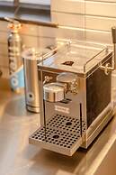 Sleek & Stylish 2BD Flat - Warren Street