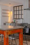 Sleek & Stylish 2BD Flat - Warren Street