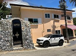 Charming New Italian Style 1st Floor Maisonnette