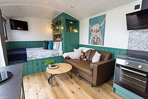 Willows Rest - 1 Bed Shepherd's Hut - Pentlepoir