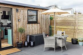 Willows Rest - 1 Bed Shepherd's Hut - Pentlepoir