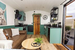 Willows Rest - 1 Bed Shepherd's Hut - Pentlepoir