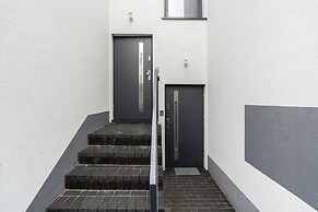 Studios Krośnieńska by Renters
