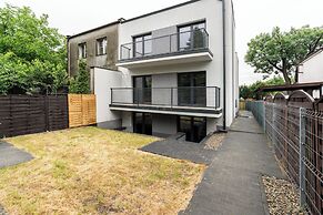 Studios Krośnieńska by Renters