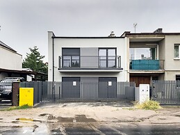 Studios Krośnieńska by Renters