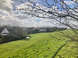 Spacious 6-person Holiday Home Dijkrose Close to the Lauwersmeer