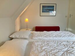Spacious 6-person Holiday Home Dijkrose Close to the Lauwersmeer