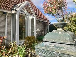 Spacious 6-person Holiday Home Dijkrose Close to the Lauwersmeer