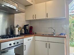 Spacious 6-person Holiday Home Dijkrose Close to the Lauwersmeer