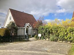 Spacious 6-person Holiday Home Dijkrose Close to the Lauwersmeer