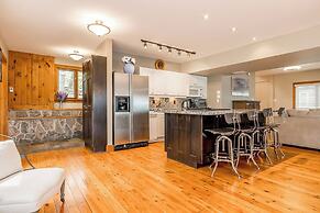 Muskoka Lakeshore Cottage Bliss