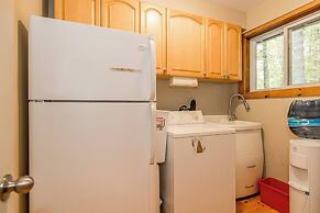 Muskoka Lakeshore Cottage Bliss