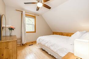 Muskoka Lakeshore Cottage Bliss