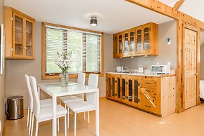 Muskoka Lakeshore Cottage Bliss