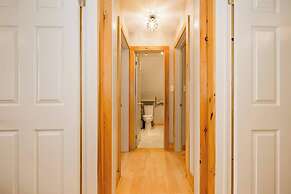 Muskoka Lakeshore Cottage Bliss