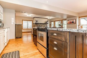 Muskoka Lakeshore Cottage Bliss