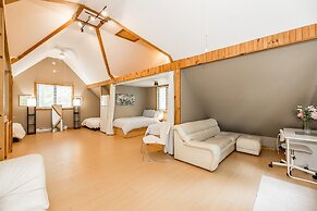 Muskoka Lakeshore Cottage Bliss