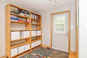 Muskoka Lakeshore Cottage Bliss