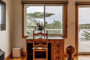 Muskoka Lakeshore Cottage Bliss