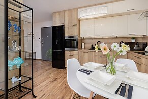 Batorego 7 Apartament Gdynia by Renters