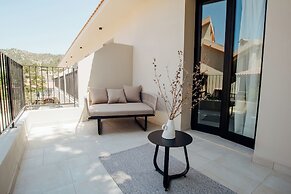 Thymises Boutique Hotel