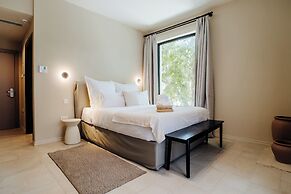 Thymises Boutique Hotel