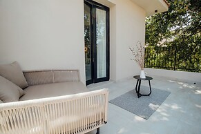 Thymises Boutique Hotel