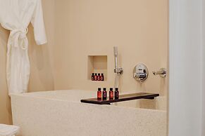 Thymises Boutique Hotel