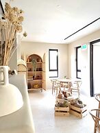 Thymises Boutique Hotel