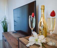 Artdeco Luxury Suites