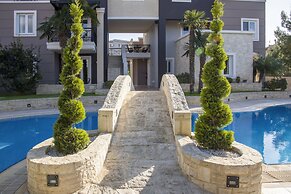 Artdeco Luxury Suites