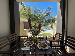 Artdeco Luxury Suites