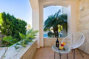 Artdeco Luxury Suites